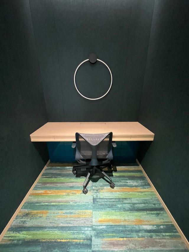 Focus booth